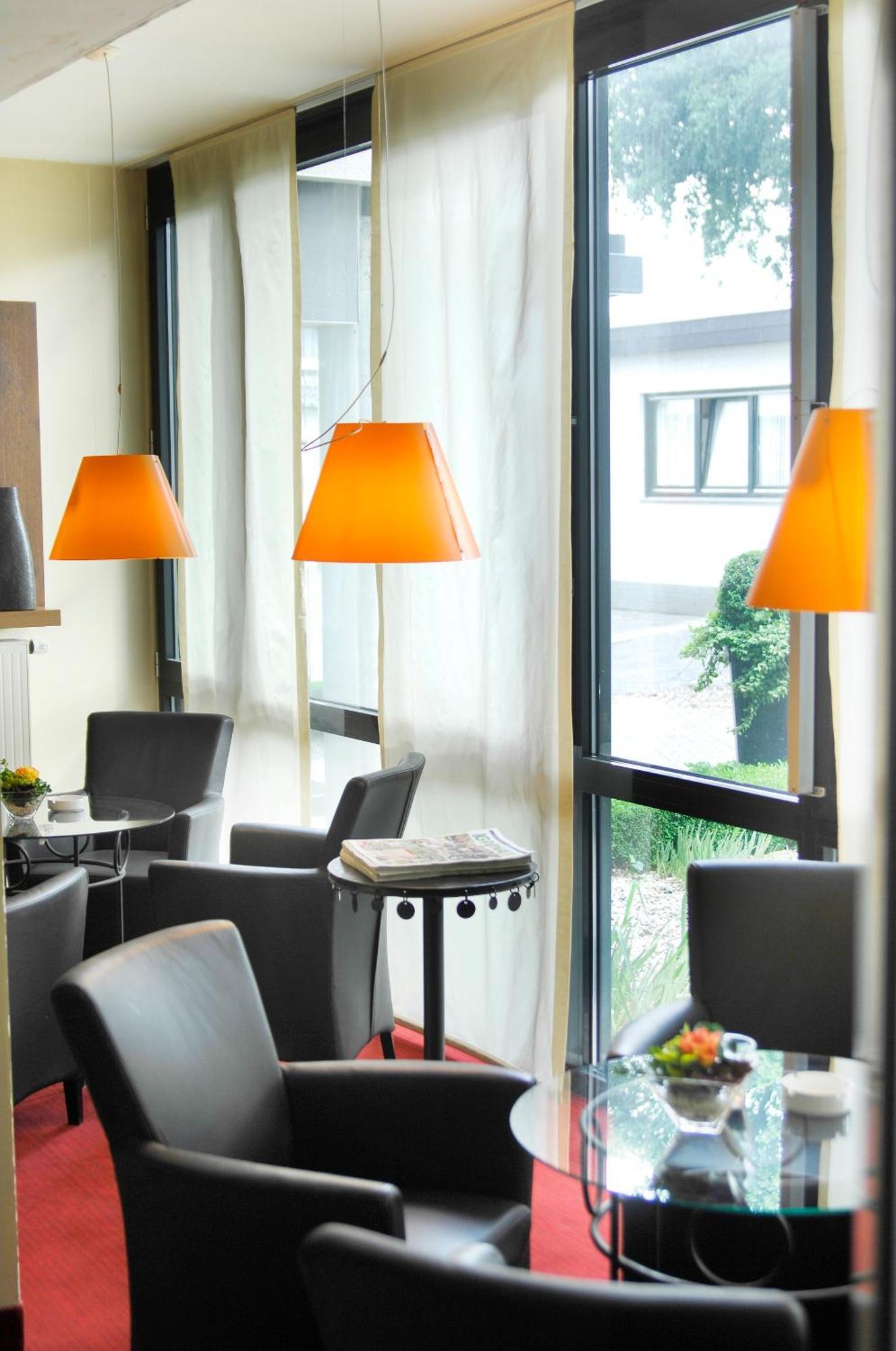 Hotel Schepers โกรเนา ภายนอก รูปภาพ