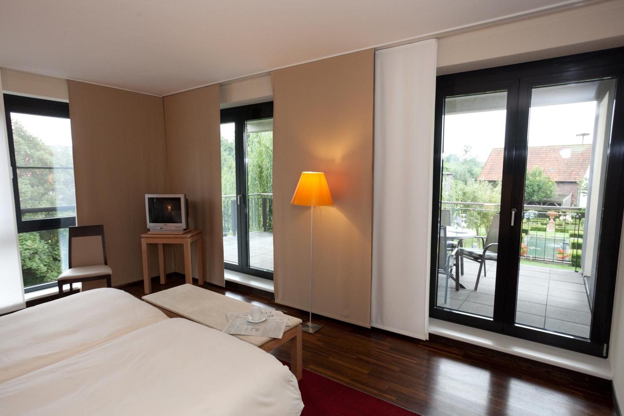 Hotel Schepers โกรเนา ภายนอก รูปภาพ