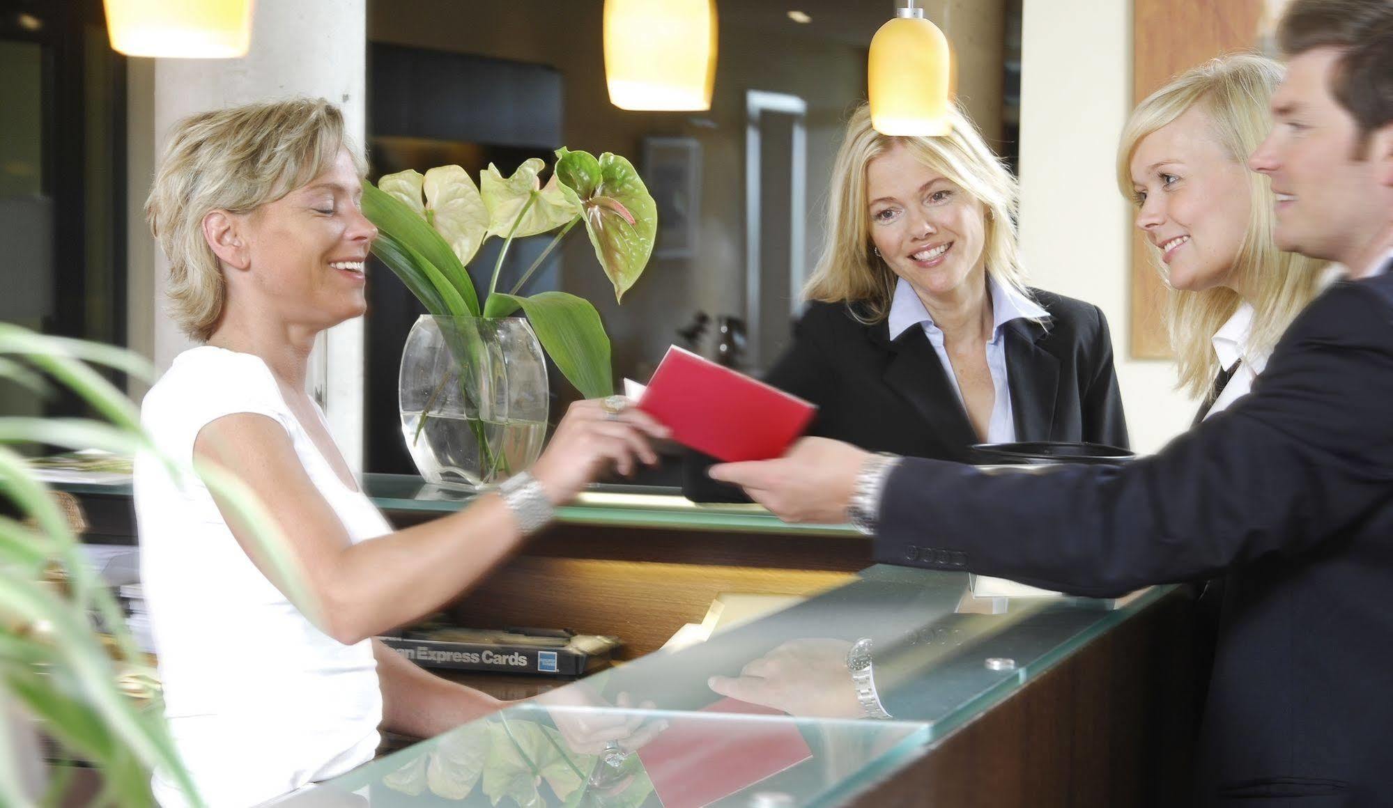 Hotel Schepers โกรเนา ภายนอก รูปภาพ